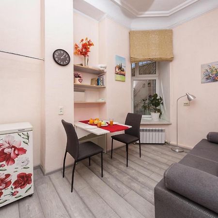 Comfortable Apartment In The Very Center Of Odessa Exterior photo